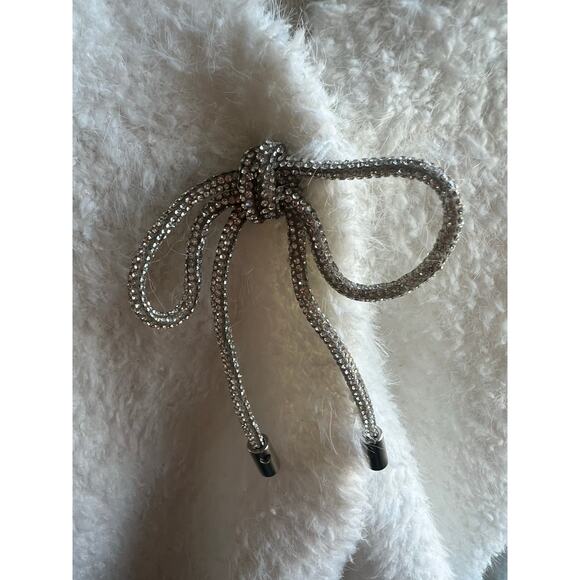 NWT STEVIE by Steve Madden White Fluffy LongSleeve V-Neck Crystal Bow Sweater XL - Picture 5 of 9